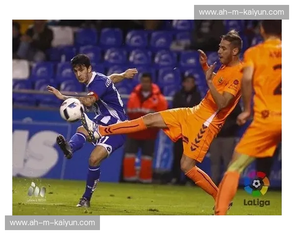 绿茵争锋，绿白荣耀：希洪与贝蒂斯的蓝色血液与橄榄绿激情